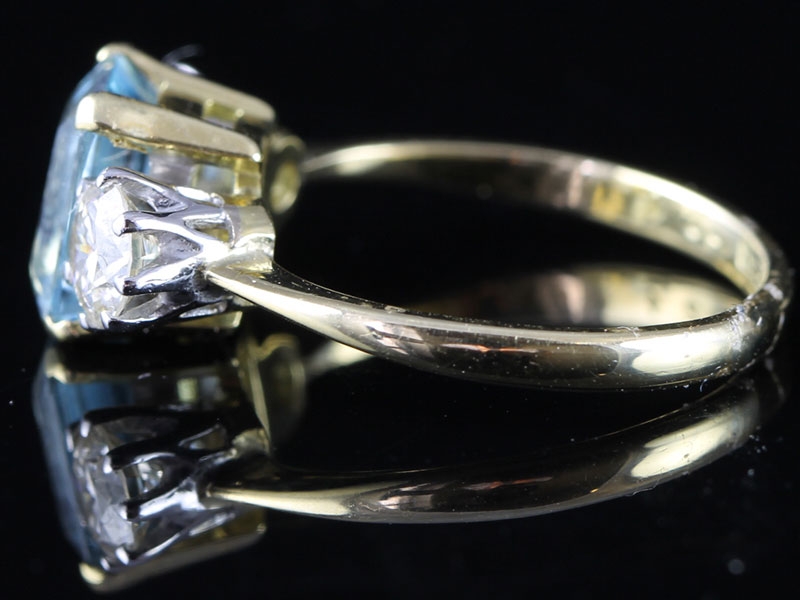 FABULOUS AQUAMARINE AND DIAMOND TRILOGY 18 CARAT GOLD RING