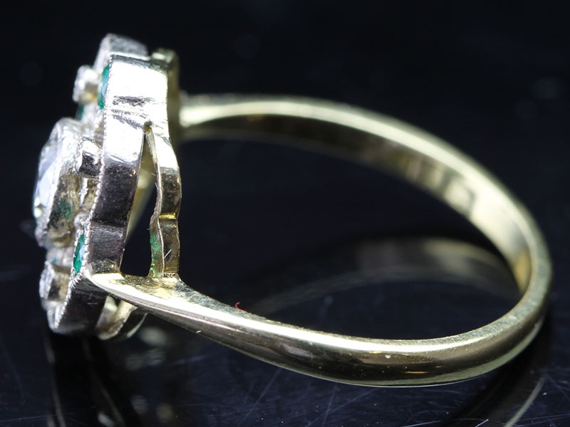 WONDERFUL EDWARDIAN DIAMOND AND EMERALD 18 CARAT GOLD RING