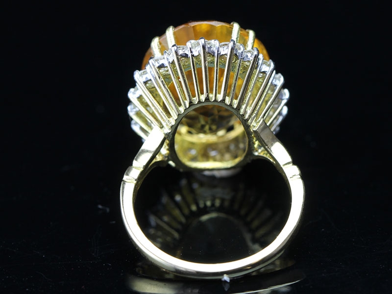 GORGEOUS 7 CARAT CITRINE AND DIAMOND CLUSTER 18 CARAT GOLD 1970s COCKTAIL/DRESS RING