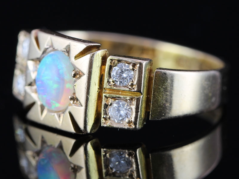 SUPERB EDWARDIAN OPAL AND DIAMOND 15 CARAT GOLD RING