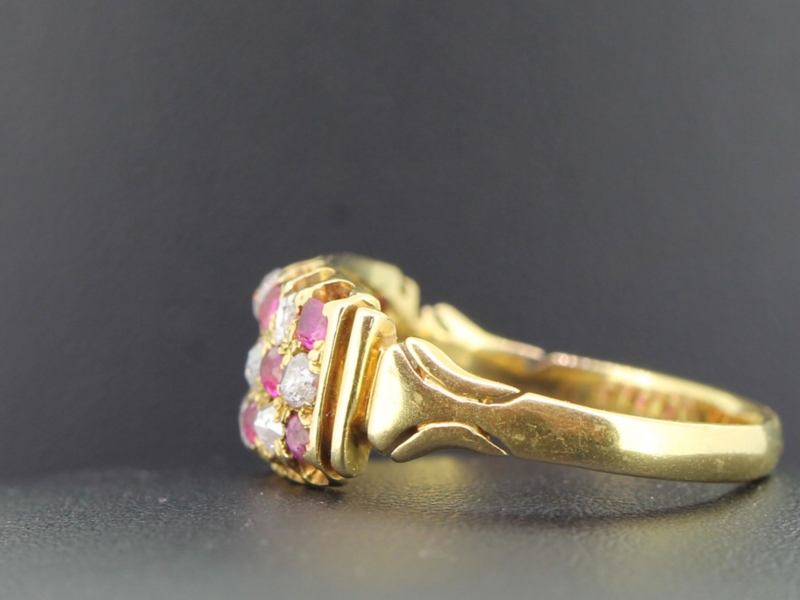 BEAUTIFUL RUBY AND DIAMOND 18 CARAT GOLD BAND RING