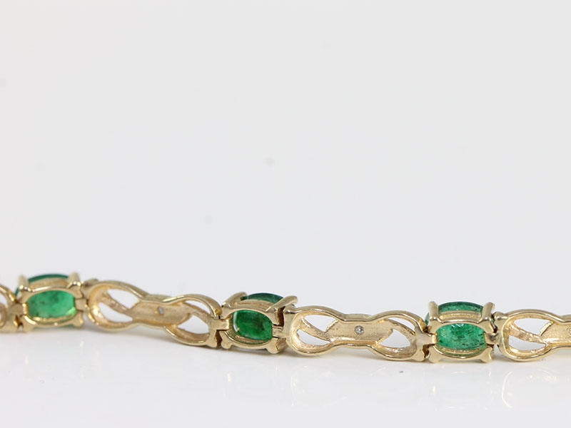 Buy 0.33 Carat Baguette cut 14k White Gold Emerald GLAMIRA Men's Bracelet  Dracovish | GLAMIRA.co.uk