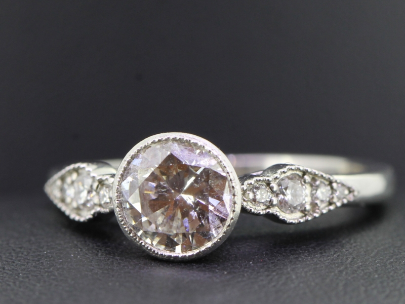 CAPTIVATING DIAMOND SOLITAIRE PLATINUM RING