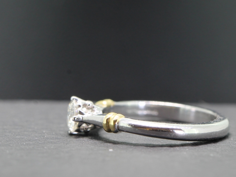  BEAUTIFUL DIAMOND PLATINUM SOLITAIRE RING