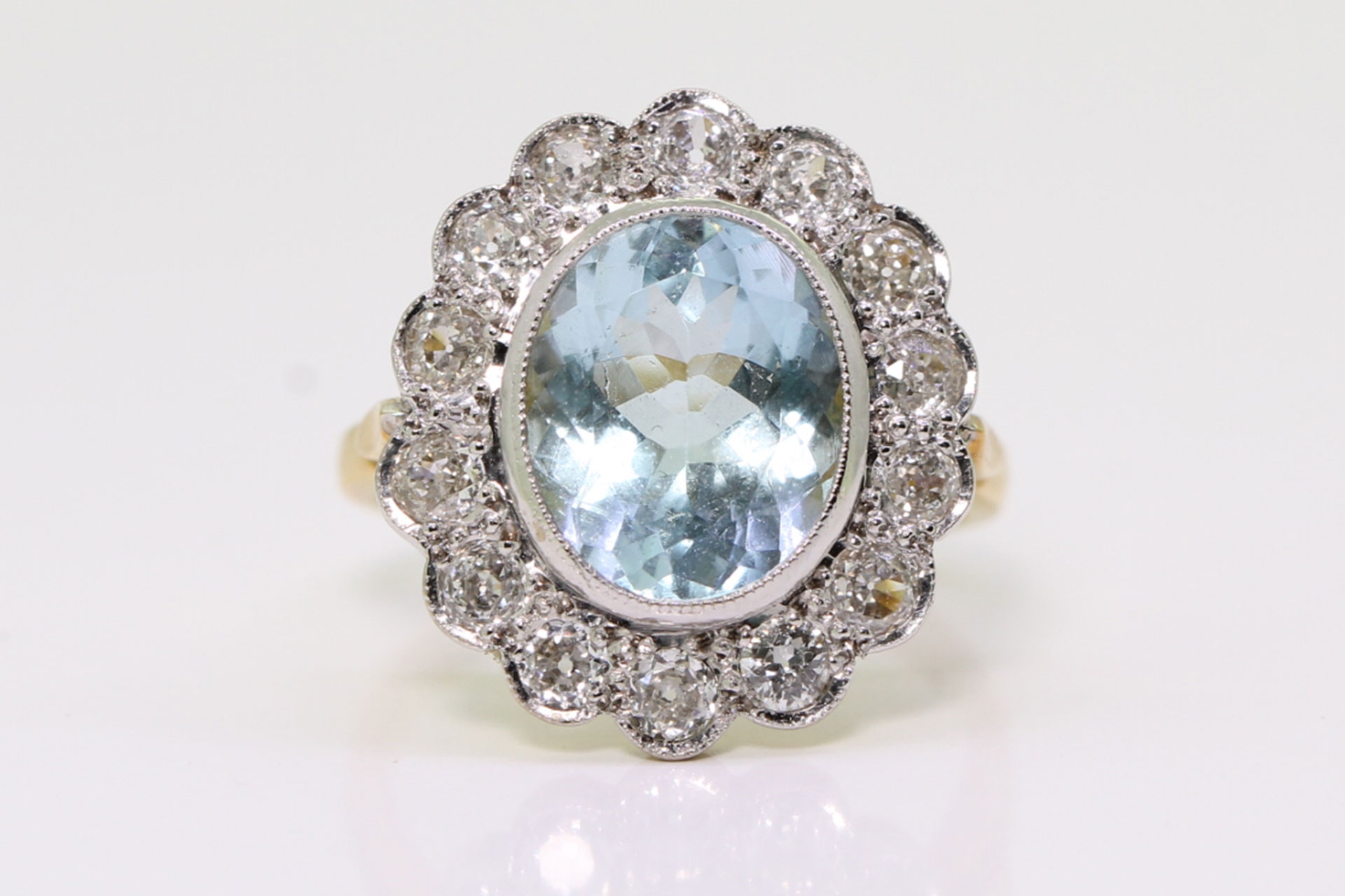 Vintage 4ct Aquamarine and Diamond 18ct Gold Cluster Ring