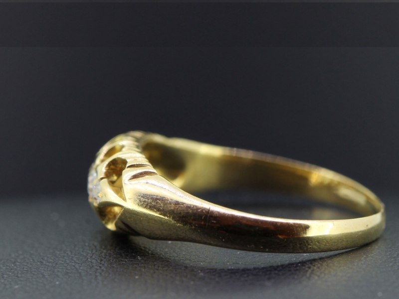 LOVELY EDWARDIAN DIAMOND 18 CARAT GOLD BAND