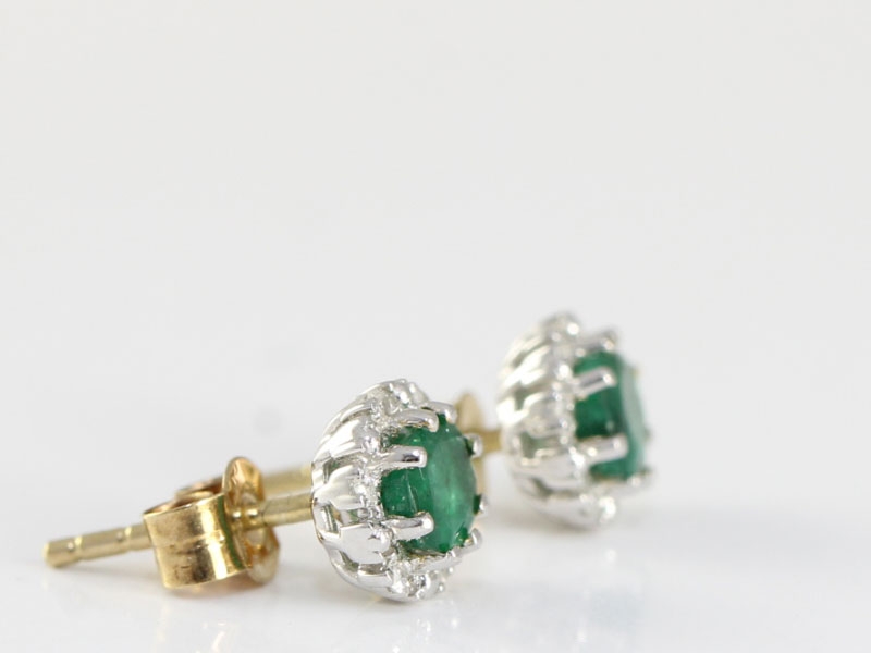 ELEGANT EMERALD AND DIAMOND 9 CARAT GOLD STUD EARRINGS