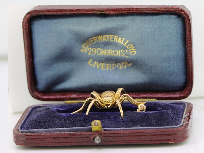 CHARMING 9 CARAT GOLD SPIDER BROOCH