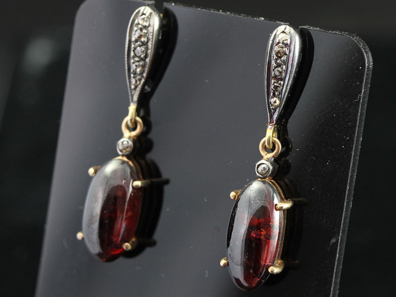 STYLISH VINTAGE CABOCHON GARNET AND DIAMOND EARRINGS