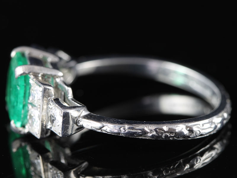 STUNNING ART DECO 2 CARAT EMERALD AND DIAMOND PLATINUM RING