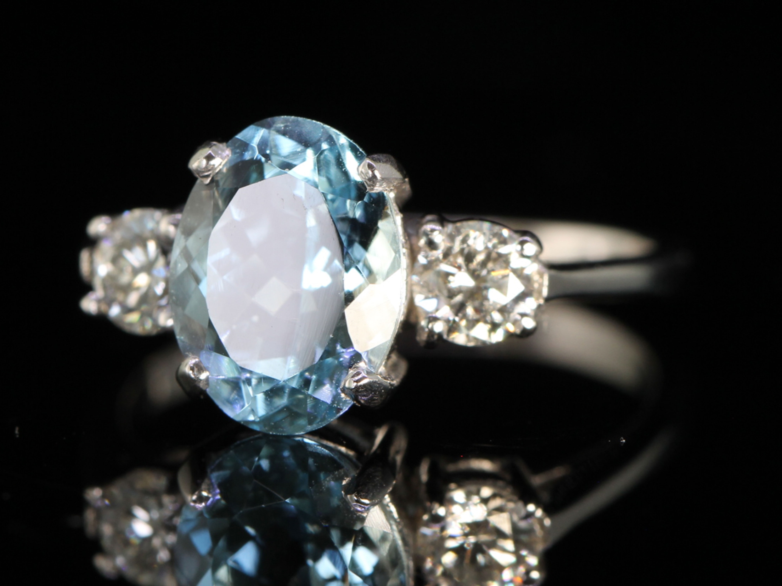  Vintage 4ct Aquamarine and Diamond 18ct Gold Trilogy Ring