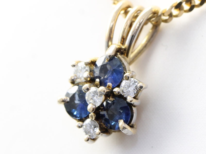 STUNNING SAPPHIRE AND DIAMOND 18 CARAT GOLD PENDANT