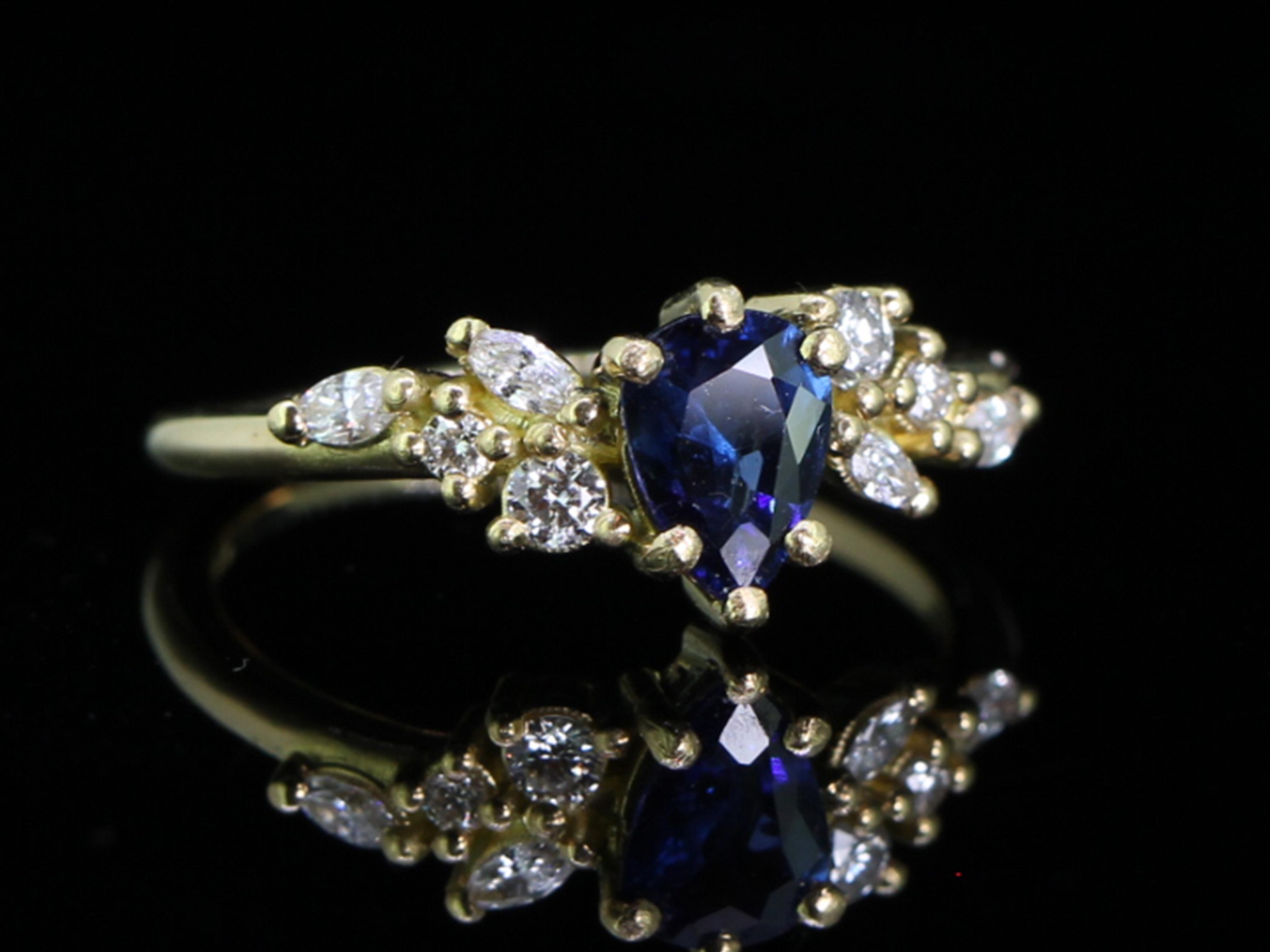 Beautiful Sapphire and Diamond 18 Carat Gold Floral Ring