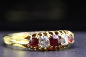  EXQUISITE RUBY AND DIAMOND 18 CARAT GOLD GYPSY RING