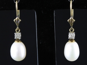 ELEGANT NATURAL PEARL AND DIAMOND 9 CARAT GOLD EARRINGS