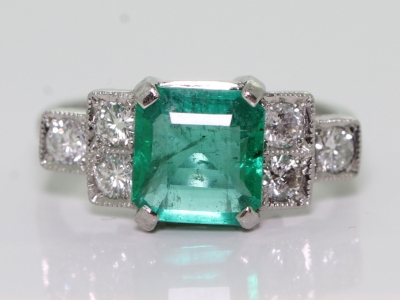 Gorgeous Colombian Emerald and Diamond Platinum Ring