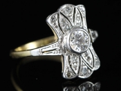 AN ORIGINAL 1920s ART DECO 18CT GOLD & PLATINUM DIAMOND RING  