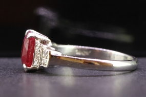 GORGEOUS RUBY AND DIAMOND 18 CARAT WHITE GOLD RING