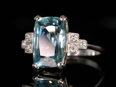 Art Deco 4.37 carat  Aquamarine and Diamond Platinum Ring 