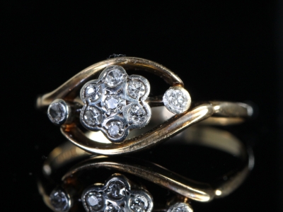 Art Deco Diamond 18ct Gold Daisy Crossover Ring