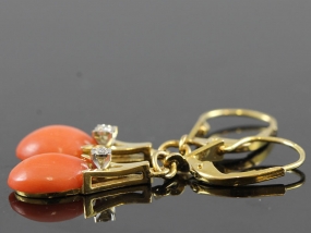 STUNNING PAIR OF NATURAL CORAL AND DIAMOND 9 CARAT GOLD EARRINGS