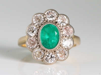 Vintage Colombian and Diamond 18ct Gold Cluster Ring