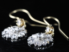 RADIANT 15 CARAT GOLD DIAMOND FLOWER CLUSTER DROP EARRINGS