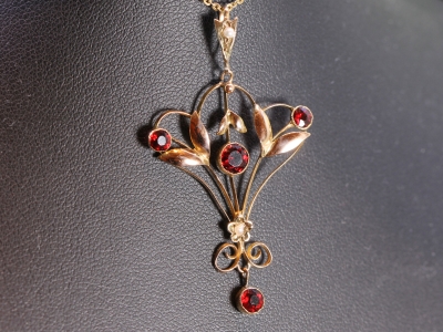 Pretty Edwardian Seed Pearl and Garnet 9ct Gold Pendant 
