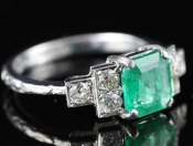 STUNNING ART DECO 2 CARAT EMERALD AND DIAMOND PLATINUM RING