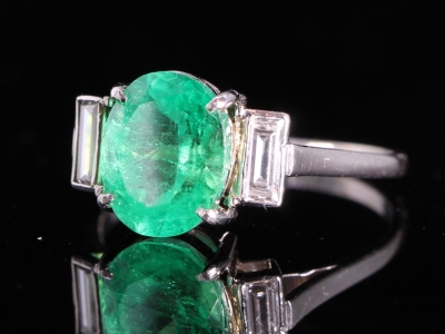 Art Deco Colombian Emerald and Diamond Platinum Ring