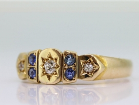 WONDERFUL DIAMOND AND SAPPHIRE 18 CARAT GOLD GYPSY RING