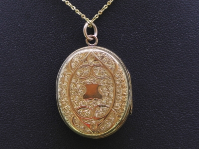  Antique Victorian Enamel 9ct Gold Back And Front Engraved Locket 