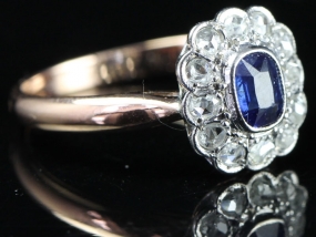 GORGEOUS CEYLON SAPPHIRE AND DIAMOND EDWARDIAN 18 CARAT GOLD RING (1901-1914)