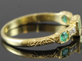 GORGEOUS EDWARDIAN COLOMBIAN AND DIAMOND 18 CARAT GOLD RING