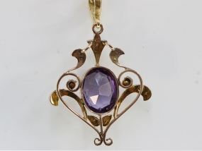 BEAUTIFUL EDWARDIAN 9 CARAT GOLD AMETHYST AND DIAMOND PENDANT