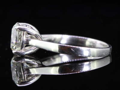 BREATHTAKING 2.21 CARAT DIAMOND SOLITAIRE PLATINUM RING