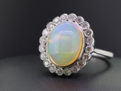  MAGNIFICENT OPAL AND DIAMOND 18 CARAT GOLD CLUSTER RING