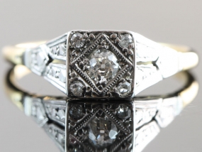 WONDERFUL ART DECO DIAMOND PLATINUM AND 18 CARAT GOLD RING