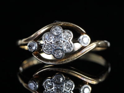 Art Deco Diamond 18ct Gold Daisy Crossover Ring