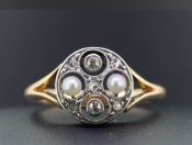  GORGEOUS PEARL AND DIAMOND 15 CARAT GOLD RING