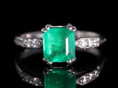 Vintage Colombian Emerald and Diamond Platinum Ring 