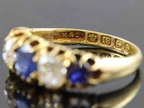 FABULOUS SAPPHIRE AND DIAMOND 18 CARAT GOLD GYPSY RING