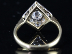 STUNNING ART DECO DIAMOND 18 CARAT GOLD AND PLATINUM RING