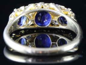 LOVELY EDWARDIAN SAPPHIRE AND DIAMOND 18 CARAT GOLD RING