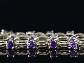 BEAUTIFUL AMETHYST BRACELET HANDCRAFTED IN SOLID 9 CARAT GOLD