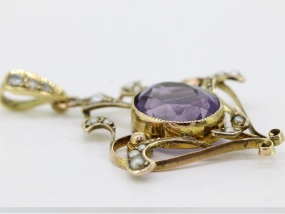 BEAUTIFUL EDWARDIAN 9 CARAT GOLD AMETHYST AND DIAMOND PENDANT