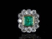 SPECTACULAR 3CT COLUMBIAN EMERALD AND DIAMOND 18CT GOLD RING