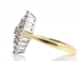  BEAUTIFUL DIAMOND NAVETTE 18 CARAT GOLD SHAPE RING