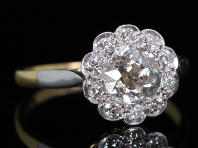 Art Deco Diamond 18ct Gold Daisy Ring