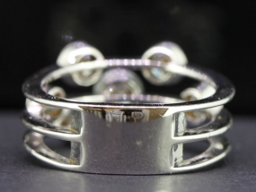 STUNNING AND UNIQUE 18 CARAT WHITE GOLD DIAMOND COCKTAIL RING